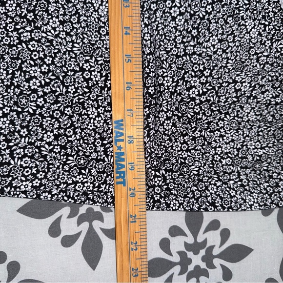 Michael Kors Black and White floral Patterned Midi Dress ruffle bottom Large - Picture 3 of 12